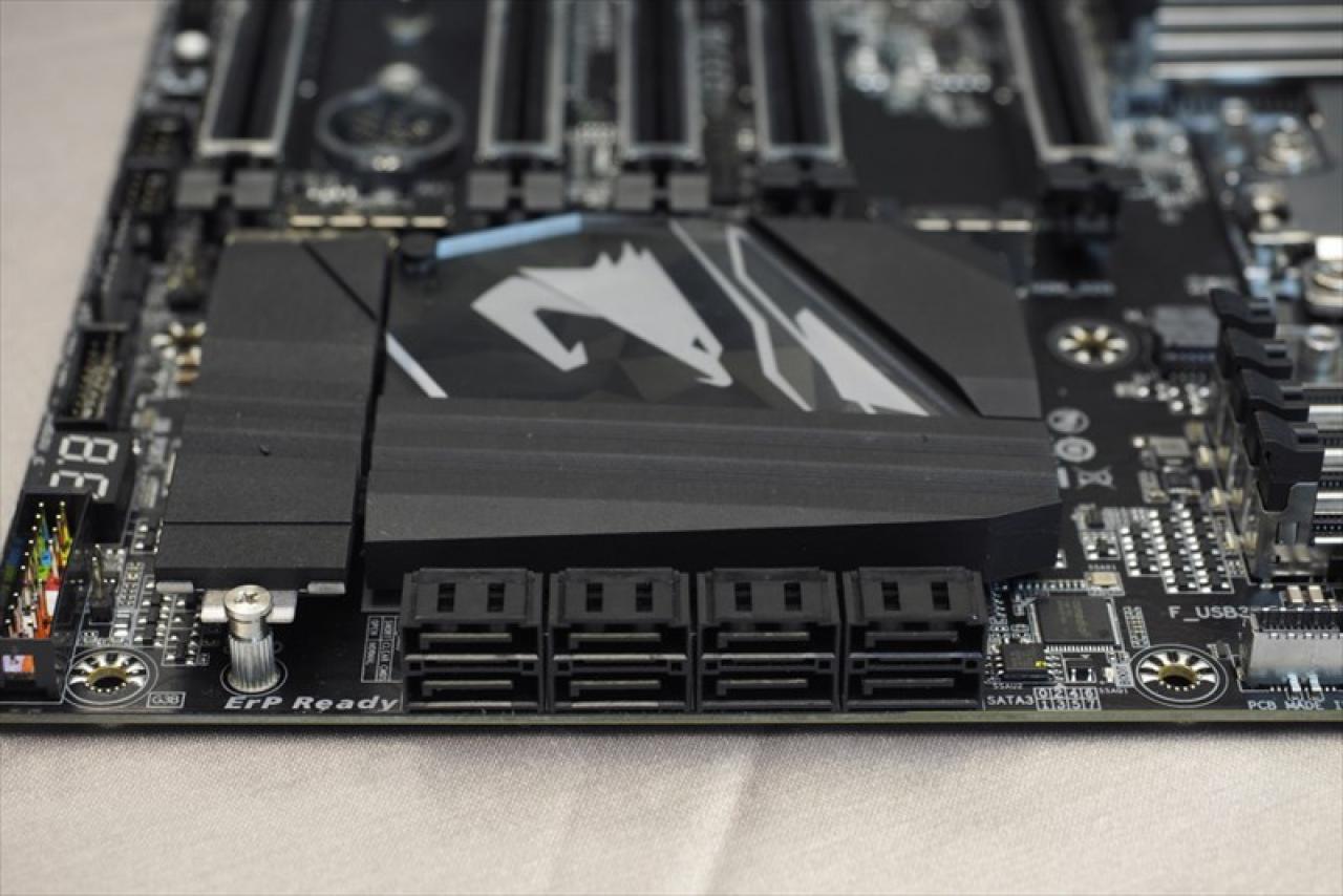 [30/05/2017] Threadripper: Erste Mainboards auf der Computex (7)