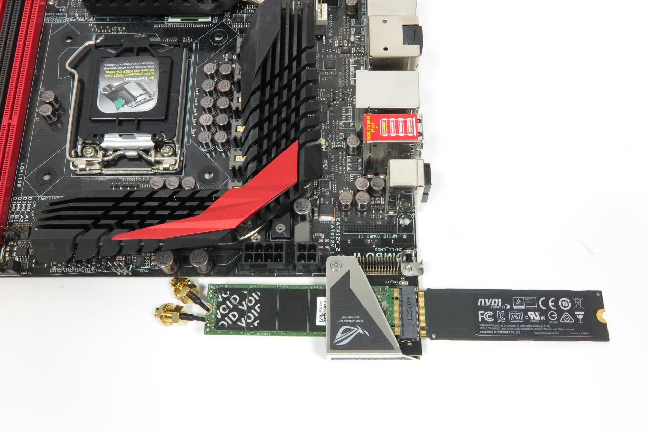 [23/05/2017] M.2-b-Key-Steckplätze sind der Redaktion nur von den Tochterplatinen einiger Asus-Mainboards der ersten Haswell-Generation bekannt und dort typischerweise noch als 