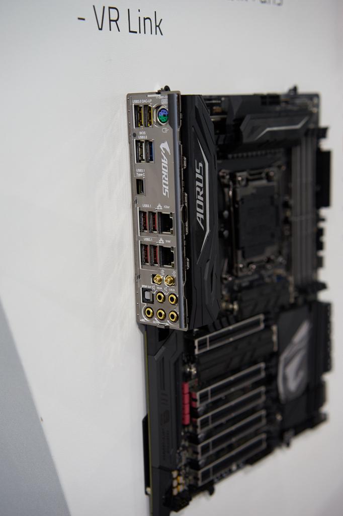 [29/05/2017] Aorus X299 Gaming 9: Gigabyte zeigt High-End-Skylake-X-Mainboard (3)