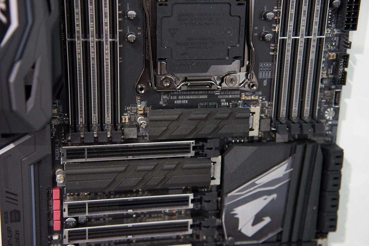 [29/05/2017] Aorus X299 Gaming 9: Gigabyte zeigt High-End-Skylake-X-Mainboard (5)