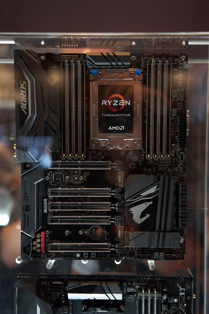 [31/05/2017] Gigabyte X399 Aorus Gaming 7