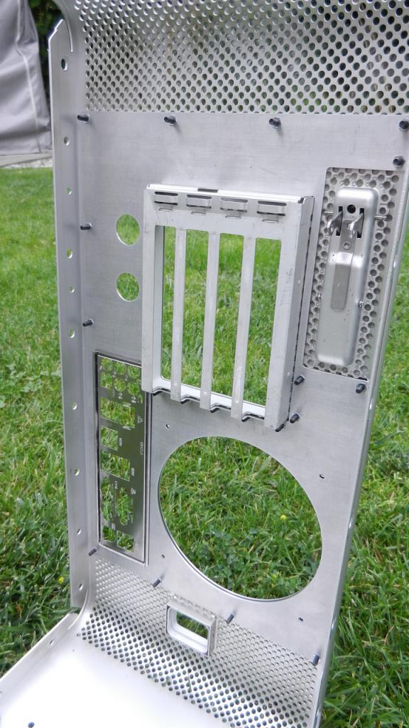 [05/05/2017] Casemod: Apple Power Mac G5 auf ATX-Format und Hardtube-Wakü umgebaut (4)