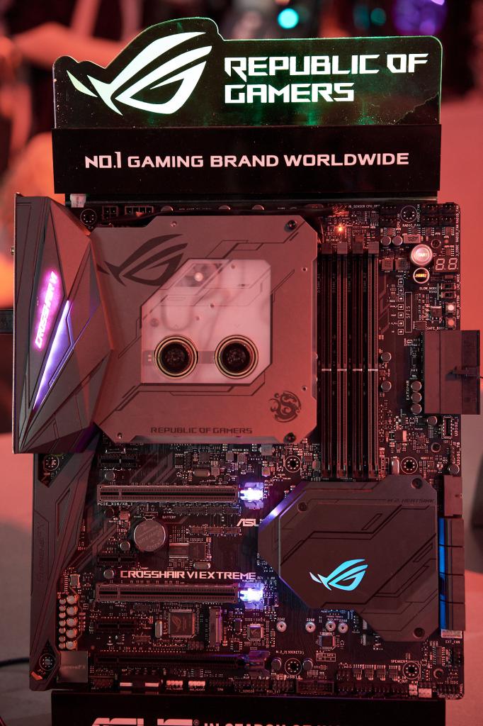 [04/06/2017] Asus ROG Crosshair VI Extreme: AM4-Flaggschiff mit optionalem Monoblock (2)