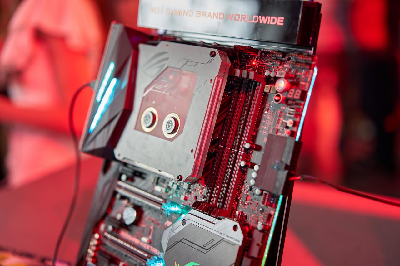 [04/06/2017] Asus ROG Crosshair VI Extreme: AM4-Flaggschiff mit optionalem Monoblock (7)