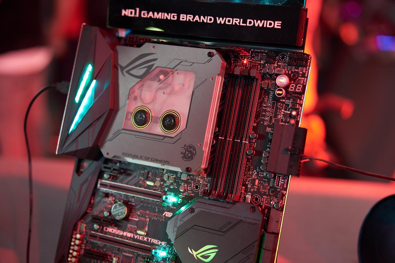 [04/06/2017] Asus ROG Crosshair VI Extreme: AM4-Flaggschiff mit optionalem Monoblock (9)