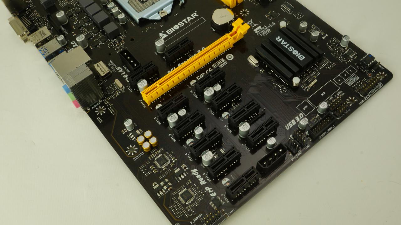 [27/06/2017] Biostar TB250-BTC Pro: Mining-Mainboard mit 12 PCI-Express-Steckplätzen (4)