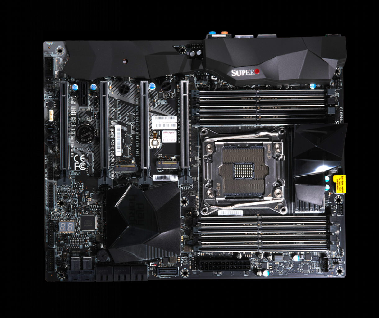 [19/06/2017] Basin Falls: LGA-2066-Mainboards für Skylake X und Kaby Lake X - Supermicro C9X299-PG in der Draufsicht. CPU-Luftkühler scheinen nicht vorgesehen zu sein, aber sehr viel Platz für Spannungswandler.