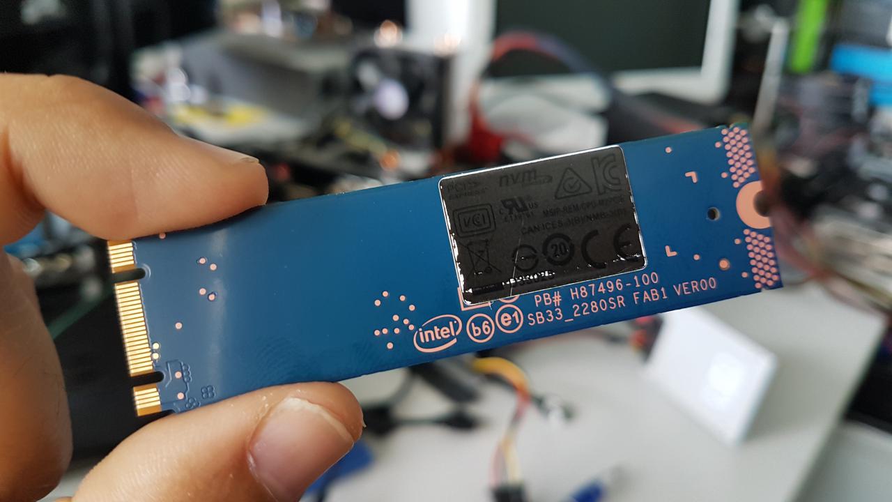 [12/06/2017] Rückseite des Intel Optane Memory: Ein Hauch von Nichts