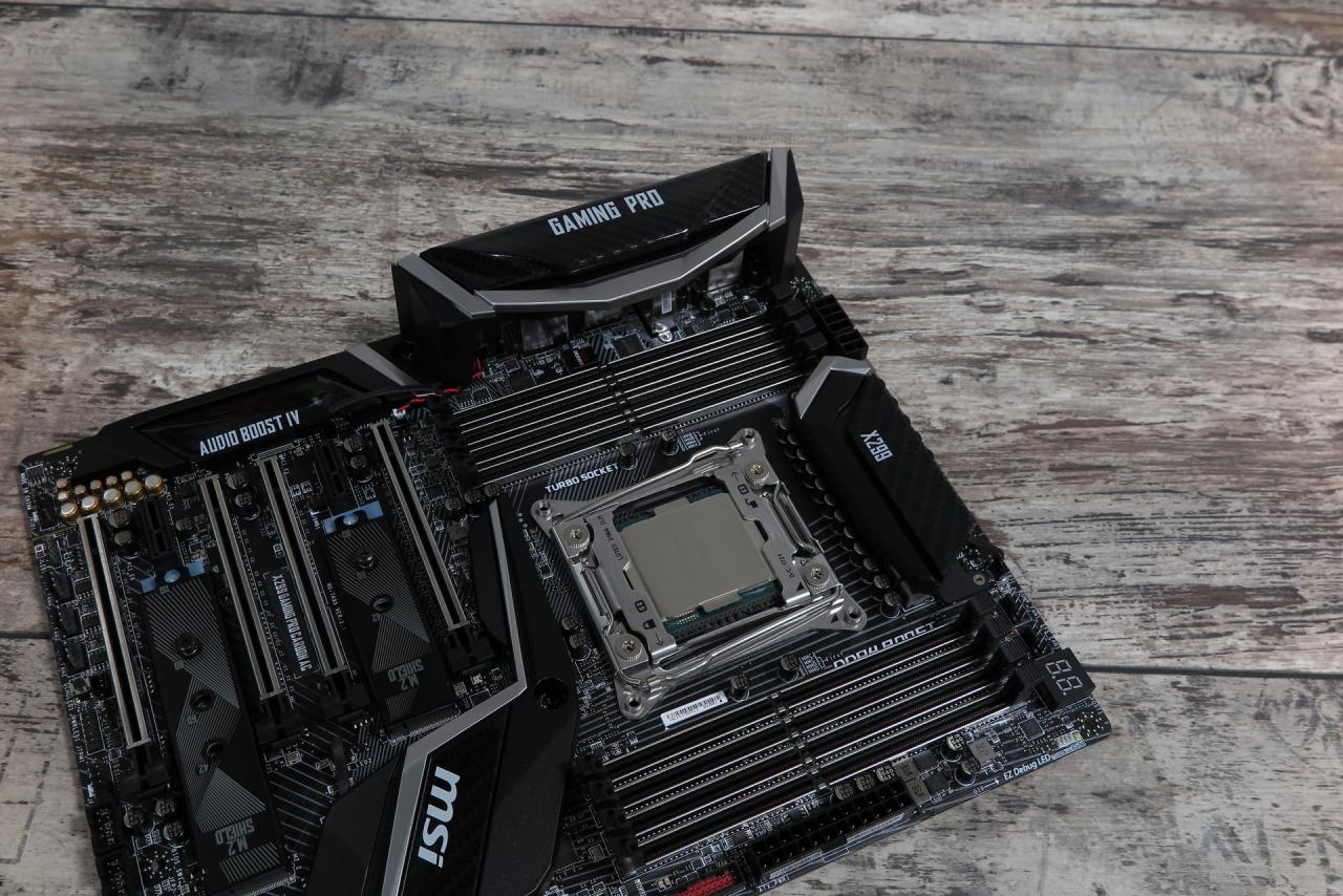 [19/06/2017] Skylake X Vorserienmuster in MSI X299 Gaming Pro Carbon AC