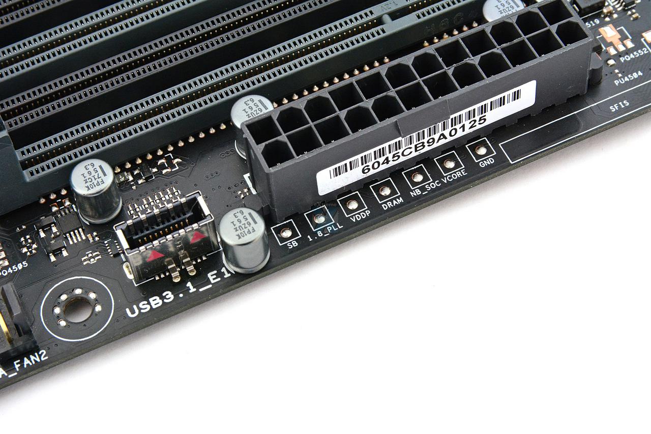[06/06/2017] Asus Crosshair VI Hero (6)