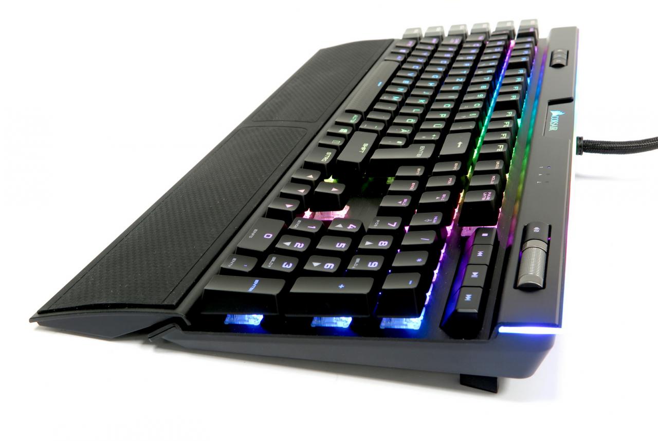 [02/06/2017] Corsair K95 RGB Platinum: Corsairs Mechanik-Flaggschiff im Test (3)