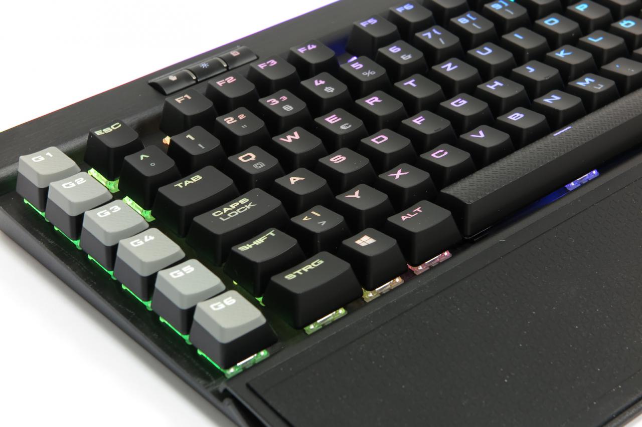 [02/06/2017] Corsair K95 RGB Platinum: Corsairs Mechanik-Flaggschiff im Test (7)