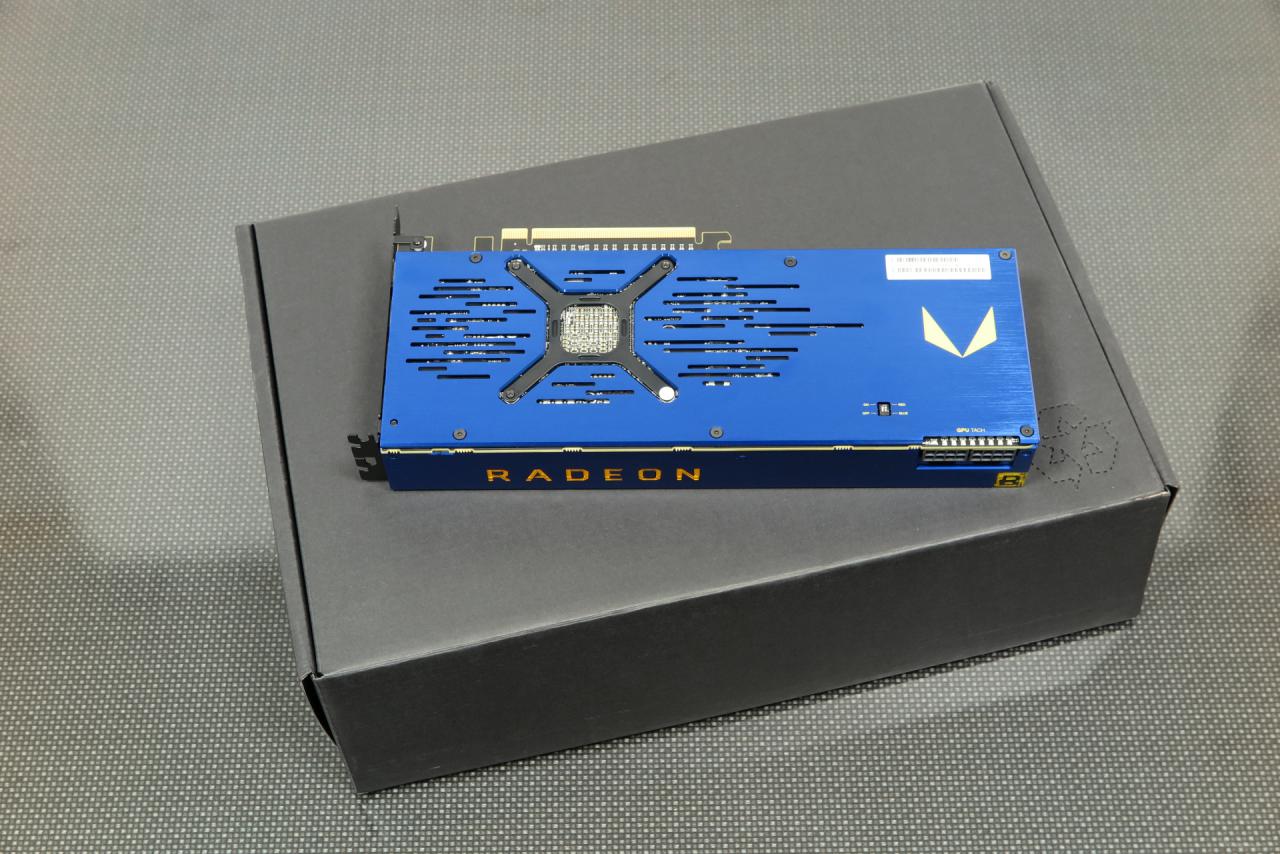 [07/07/2017] Neu im Testlabor: AMD Radeon Vega Frontier Edition (3)