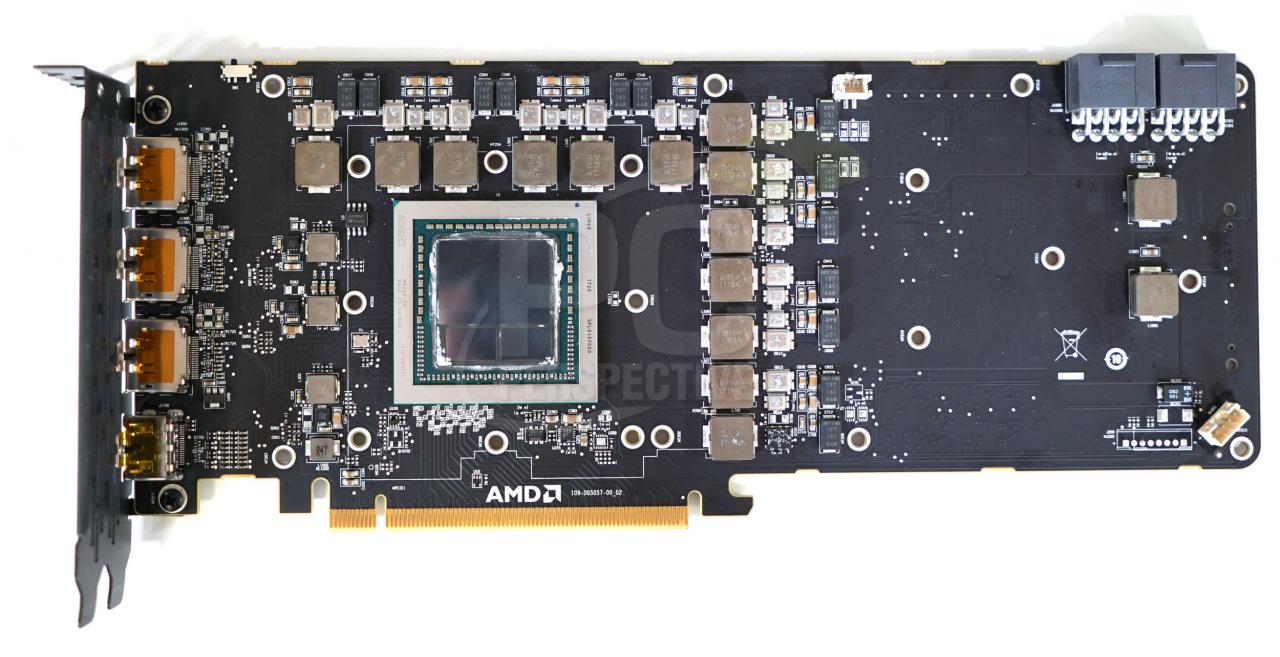 [01/07/2017] AMD Radeon Vega Frontier Edition: Beim PCB scheint viel Raum ungenutzt.