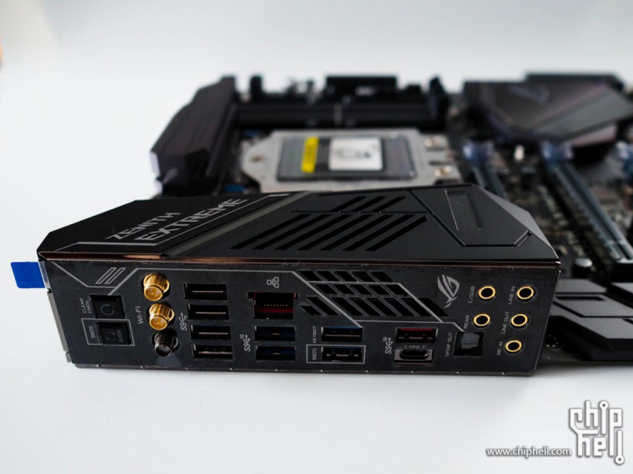 [24/07/2017] AMD Ryzen Threadripper: Bilder des Asus ROG X399 Zenith Extreme aus China (2)