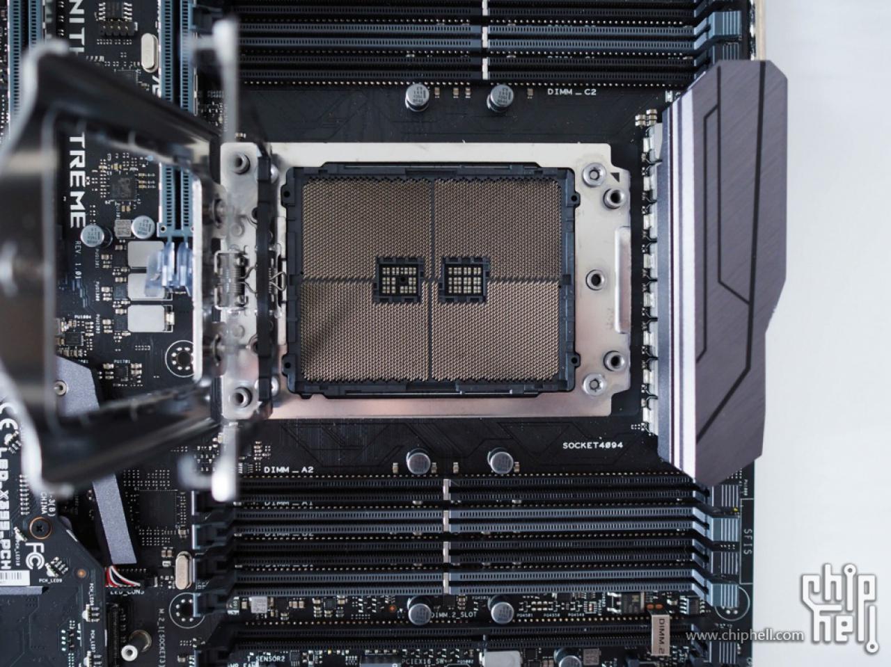 [24/07/2017] AMD Ryzen Threadripper: Bilder des Asus ROG X399 Zenith Extreme aus China (4)