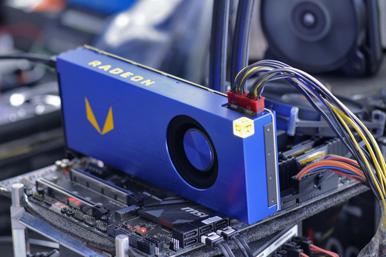 [07/07/2017] Neu im Testlabor: AMD Radeon Vega Frontier Edition (3)