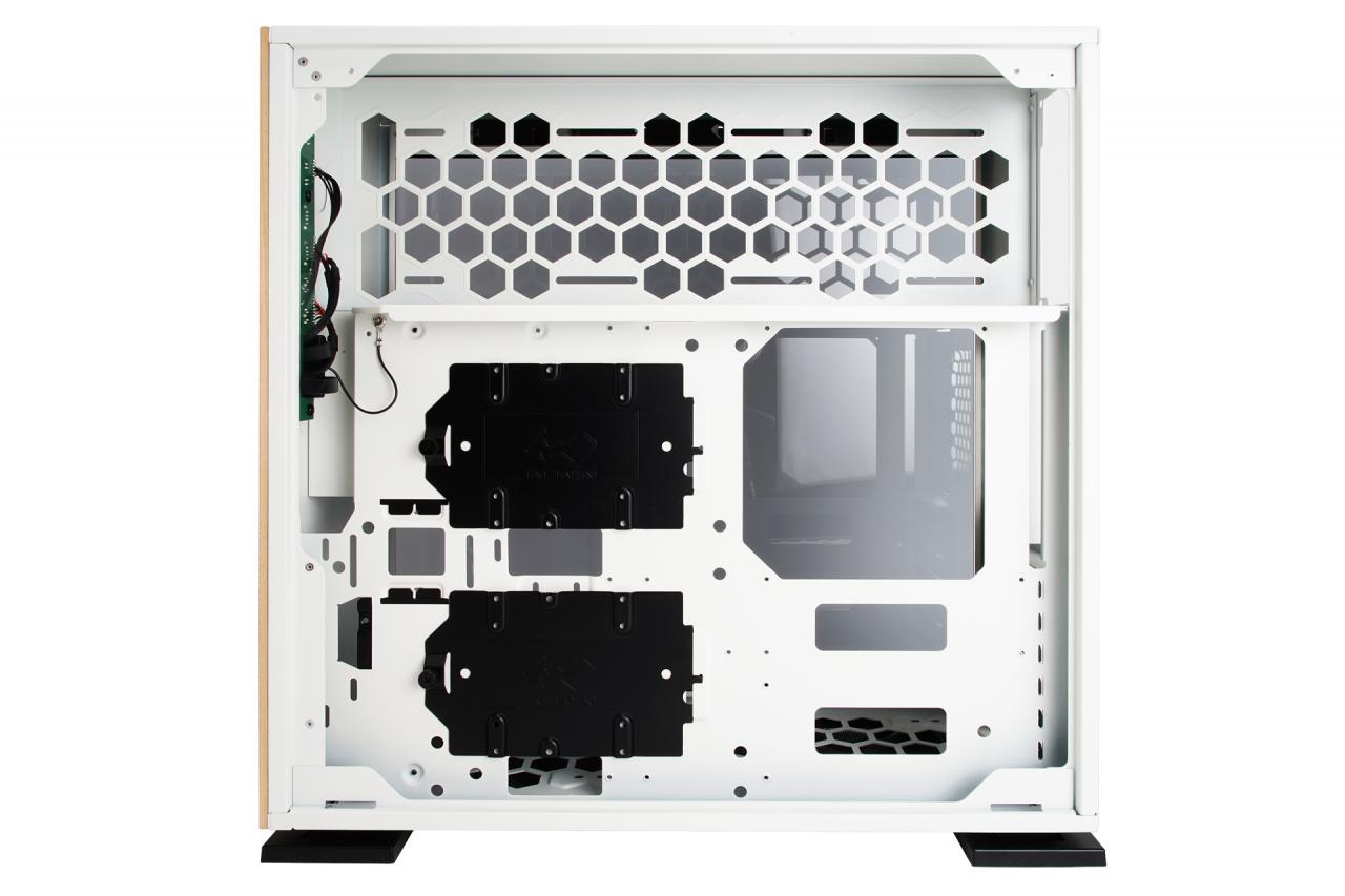 [20/08/2017] In Win 305: Neuer Midi-Tower aus Stahl, Holz und Glas (20)