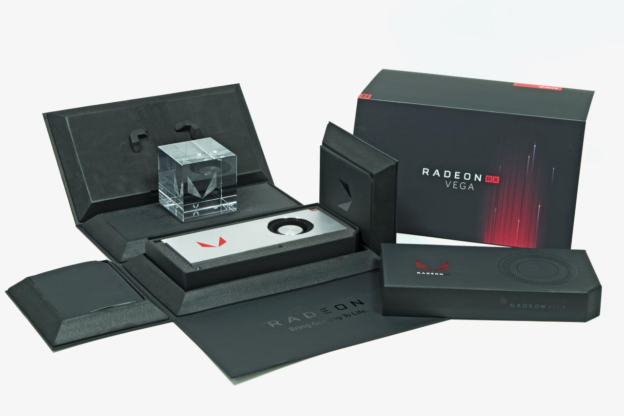 [12/08/2017] AMD RX Vega 64 und Vega 56 Unboxed.