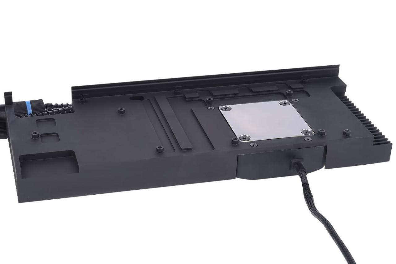 [19/08/2017] Alphacool Eiswolf 120 GPX Pro ATI RX Vega M01 (6)