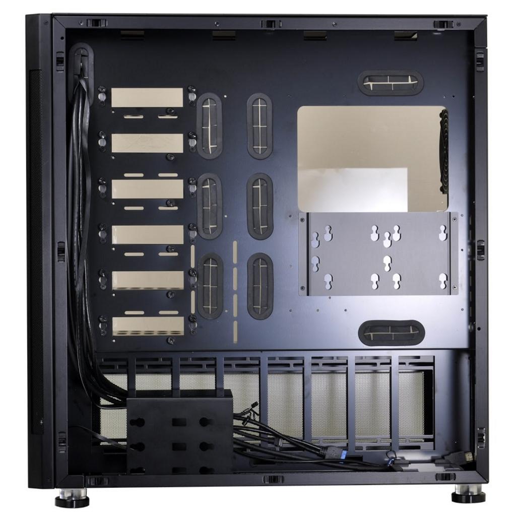 [29/08/2017] Lian Li PC-V3000: Big-Tower mit Hartglas und RGB-LED-Streifen (7)