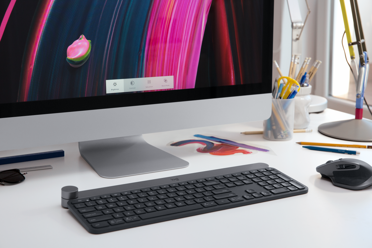 [31/08/2017] Die neue Logitech-Tastatur Craft wird vom Crown-Einstellrad gekrönt, das anwendungsspezifische Quick-Dial-Funktionen bieten soll. (2)
