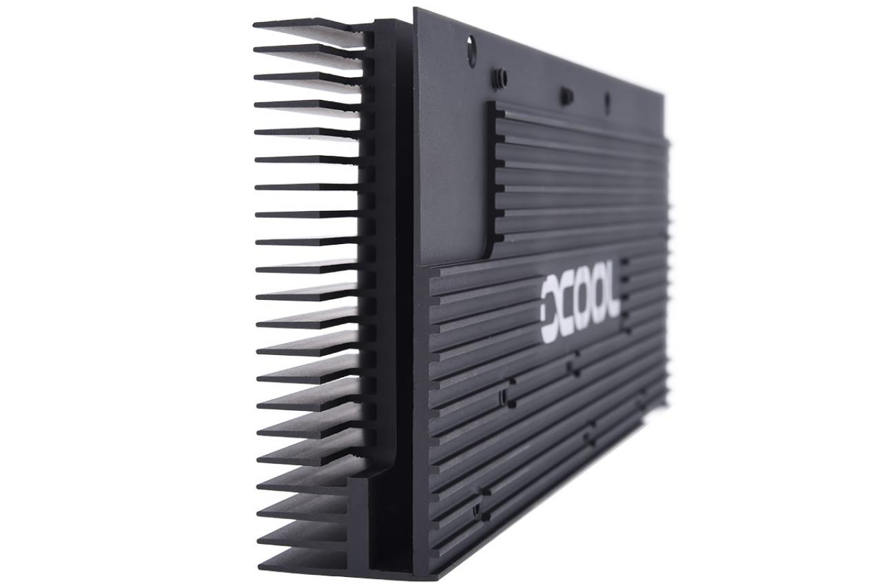[19/08/2017] Alphacool NexXxos GPX - ATI RX Vega M01 (2)
