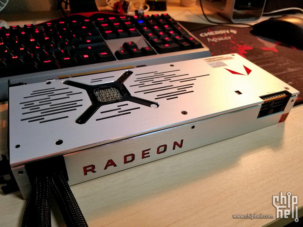 [12/08/2017] AMD RX Vega 64 Liquid Cooled: Nahaufnahmen der Sapphire Retail-Version (7)