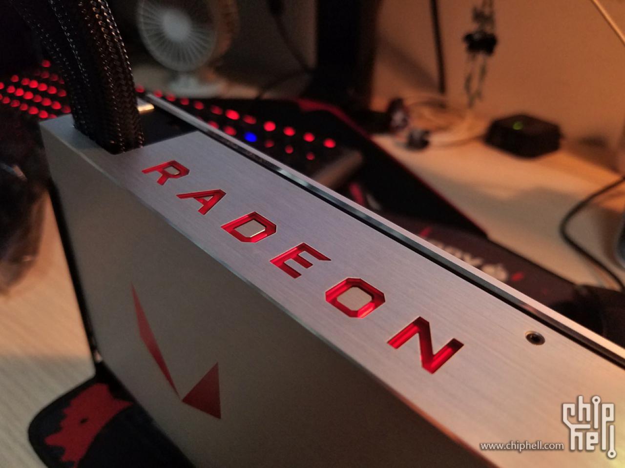 [12/08/2017] AMD RX Vega 64 Liquid Cooled: Nahaufnahmen der Sapphire Retail-Version (9)