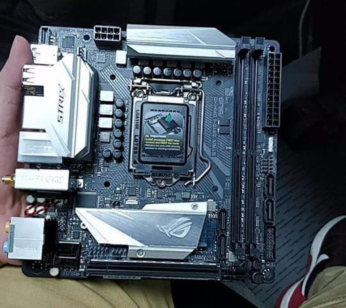 [24/09/2017] Asus ROG Strix Z370-I (1)