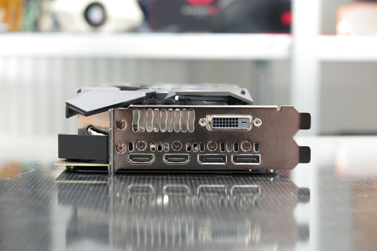 [19/09/2017] Asus ROG Radeon RX Vega 64 Strix Impressionen (1)