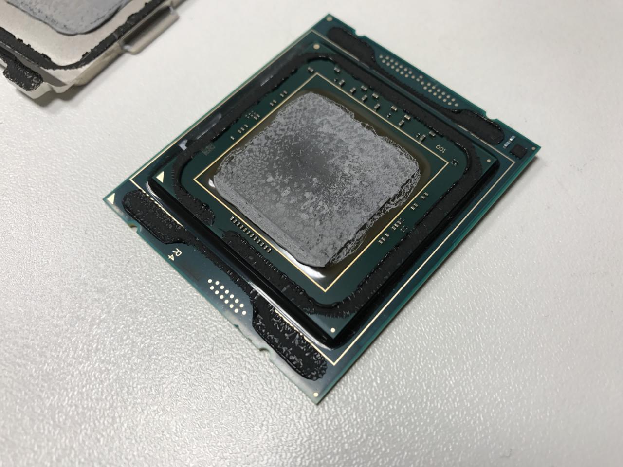 [24/09/2017] Intel Core i9-7980XE geköpft (2)