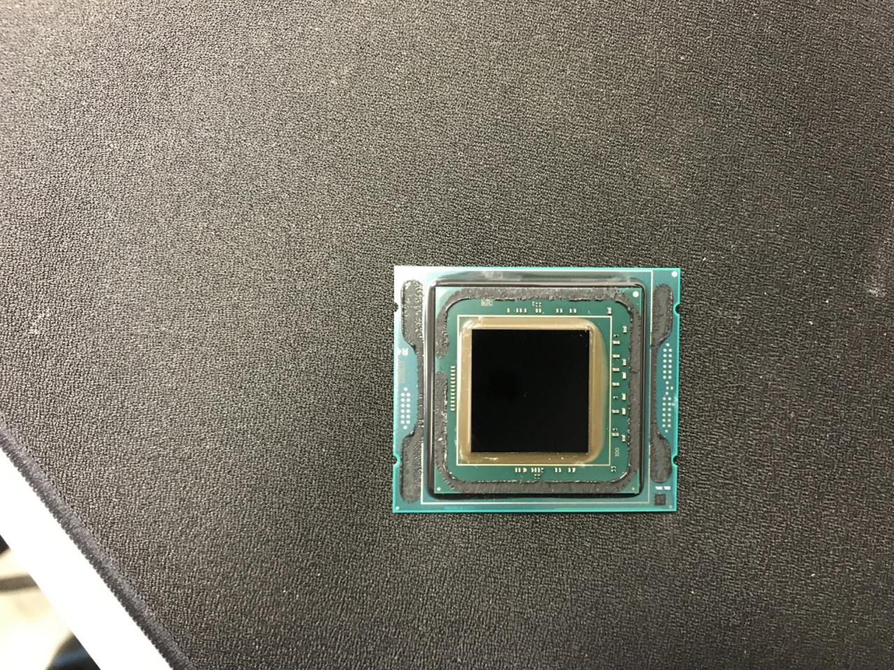 [24/09/2017] Intel Core i9-7980XE geköpft (6)