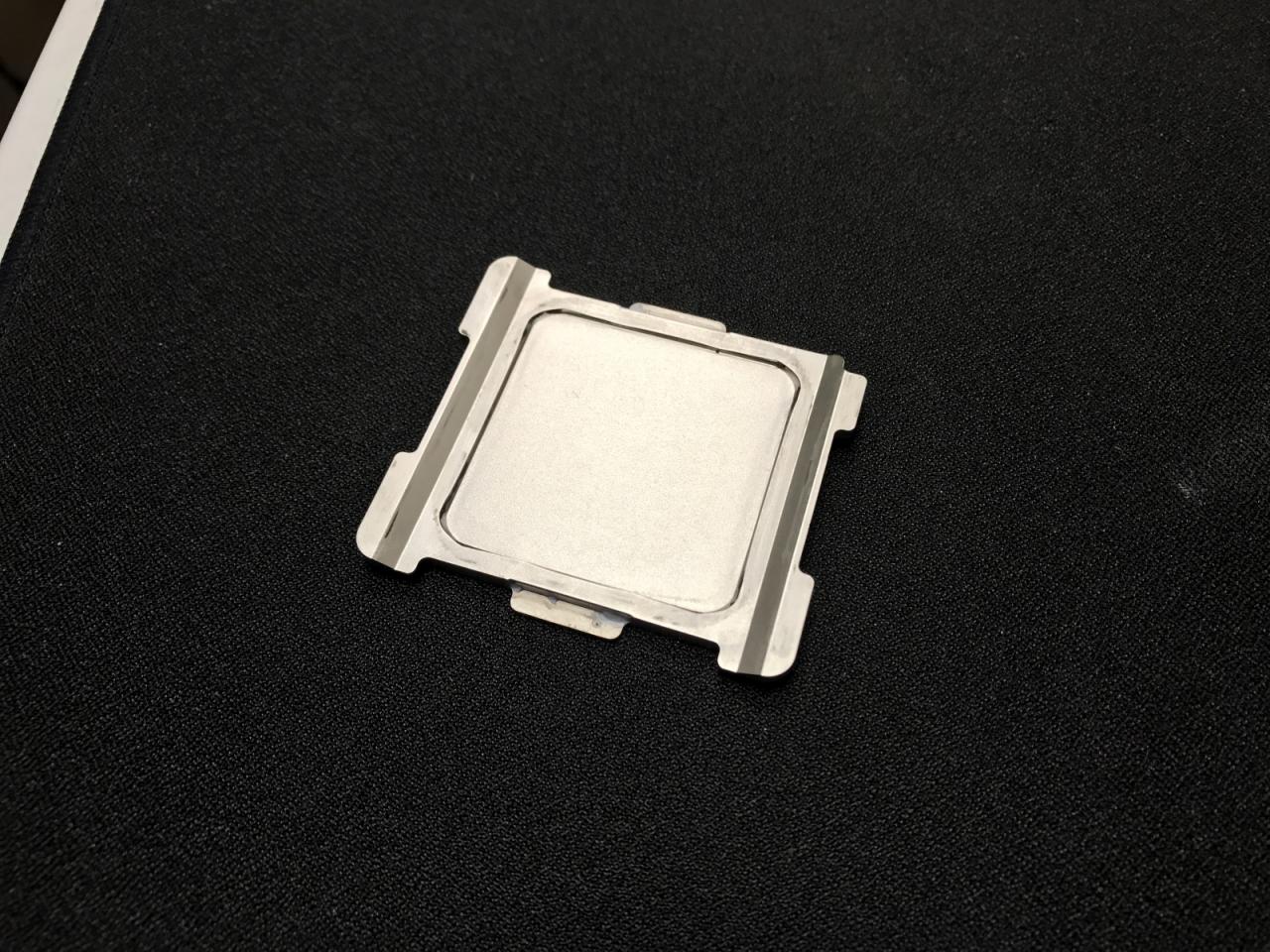 [24/09/2017] Intel Core i9-7980XE geköpft (7)