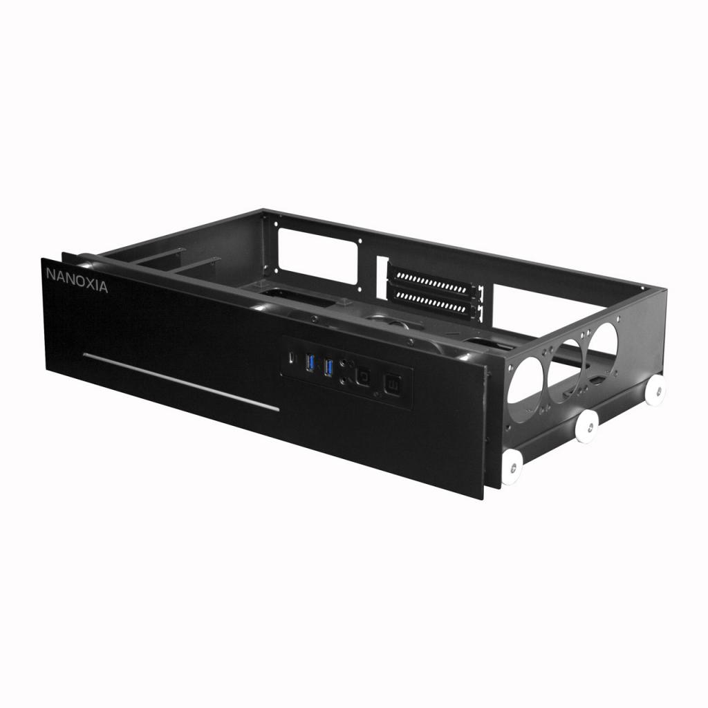 [10/09/2017] Kleiner fällt das Nanoxia Project S Mini aus, bei dem die Grafikkarte seitlich neben das Mini-ITX-Board gelegt werden muss. (4)