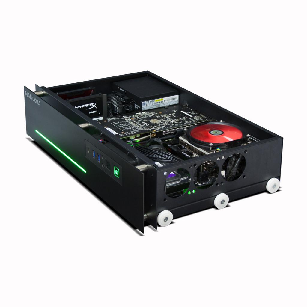 [10/09/2017] Kleiner fällt das Nanoxia Project S Mini aus, bei dem die Grafikkarte seitlich neben das Mini-ITX-Board gelegt werden muss. (5)