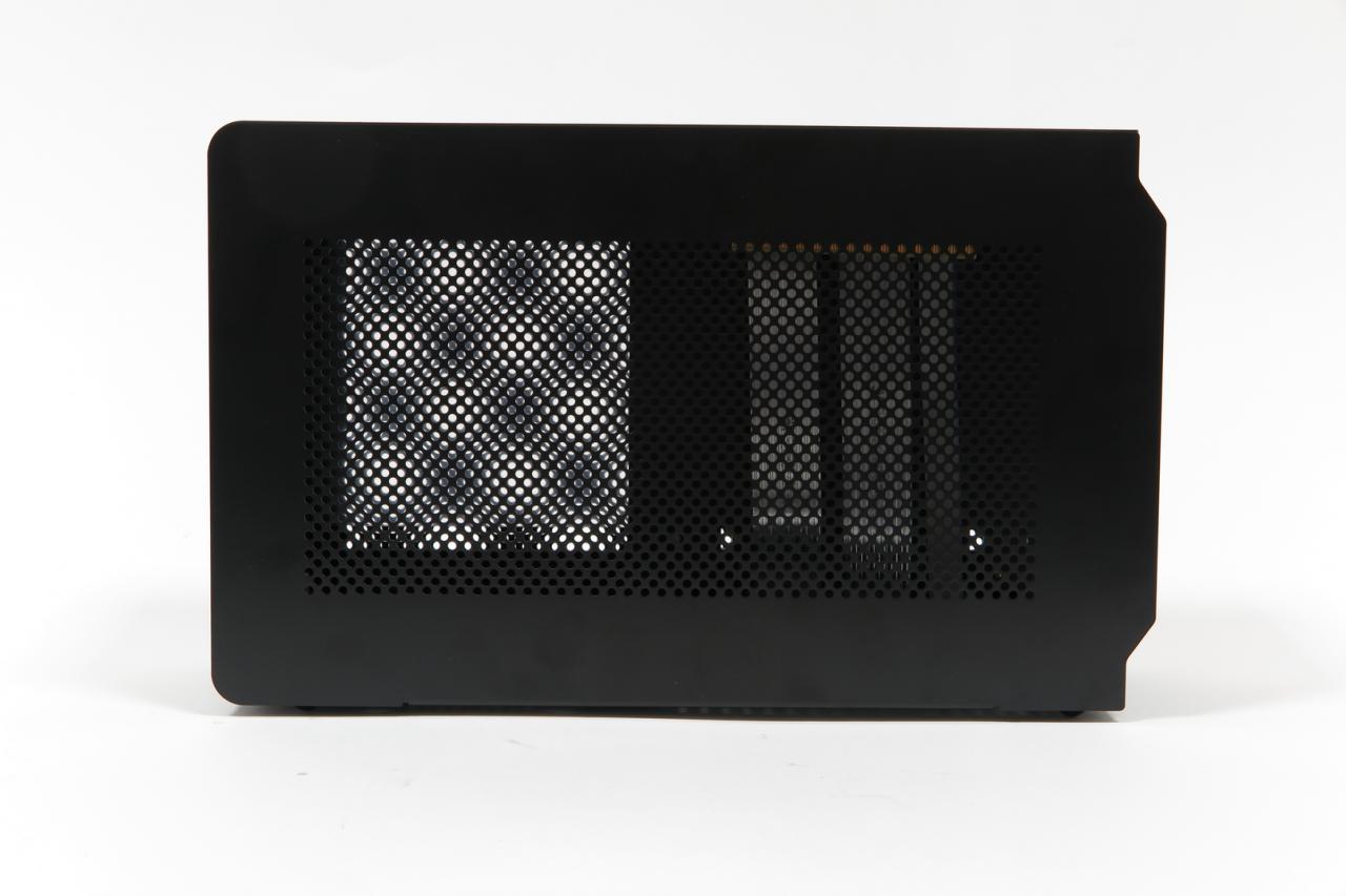 <strong>DAN Cases A4 SFX v2</strong>: Erster Prototyp der Neuauflage des Mini-ITX-Gehäuses im PCGH-Testlabor (22)
