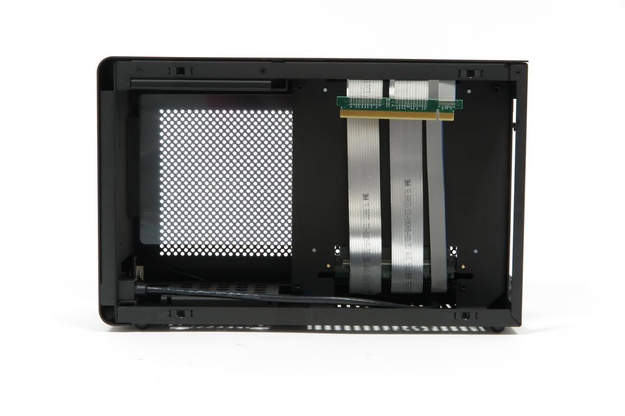 <strong>DAN Cases A4 SFX v2</strong>: Erster Prototyp der Neuauflage des Mini-ITX-Gehäuses im PCGH-Testlabor (20)