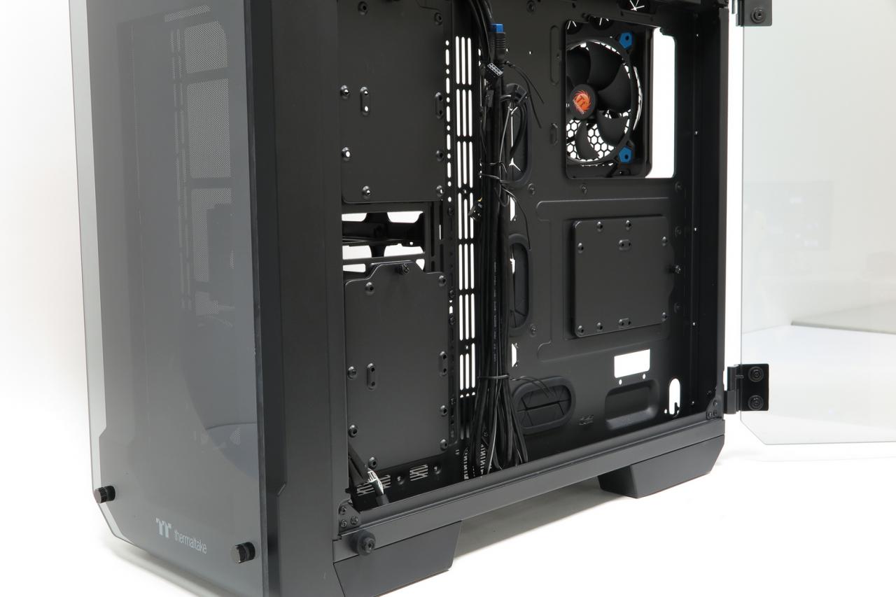 [08/09/2017] Thermaltake View 71 TG: Das vollverglaste Raumwunder im Test (15)