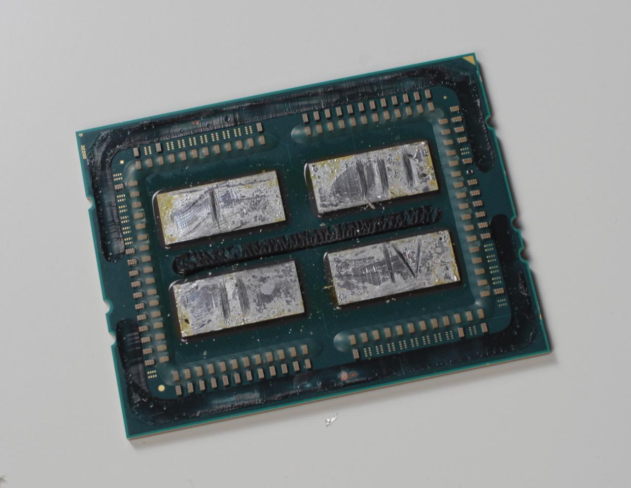 [15/09/2017] AMD Ryzen Threadripper von der8auer geköpft: Vier belichtete Dies statt Dummys (9)