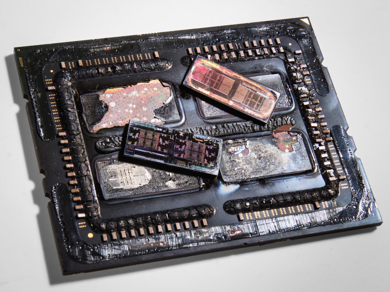[15/09/2017] AMD Ryzen Threadripper von der8auer geköpft: Vier belichtete Dies statt Dummys (2)