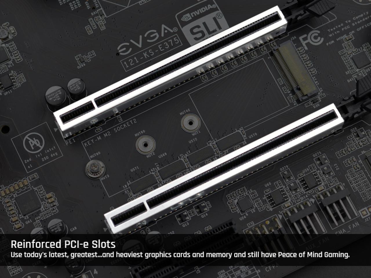 [09/10/2017] Die PCI-E-Slots sind mit Metall verstärkt, damit auch schwere Einsteckkarten problemlos gehalten werden können.