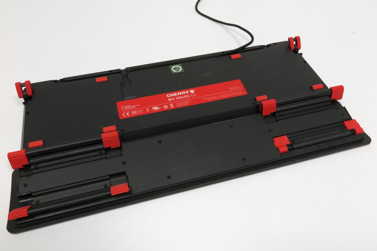[25/10/2017] Cherry MX Board 5.0: Cherrys ergonomischer Leisetreter im Test (9)