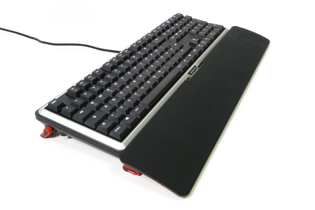 [25/10/2017] Cherry MX Board 5.0: Cherrys ergonomischer Leisetreter im Test (2)