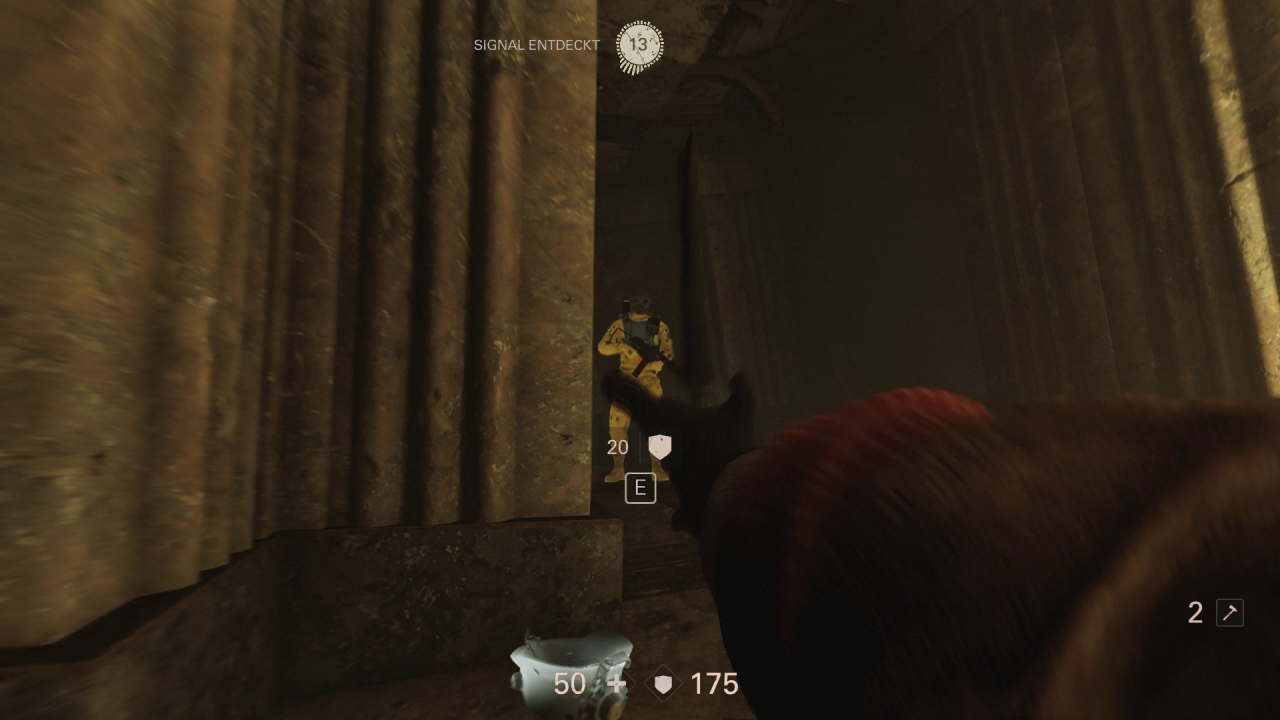 [29/10/2017] Wolfenstein 2: The New Colossus - Aus der Deckung heraus strecken wir die Wache mithilfe unseres Wurfbeils nieder - still und leise.