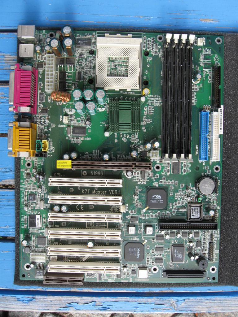[09/11/2017] Update November 2017: Mainboard von Poulton