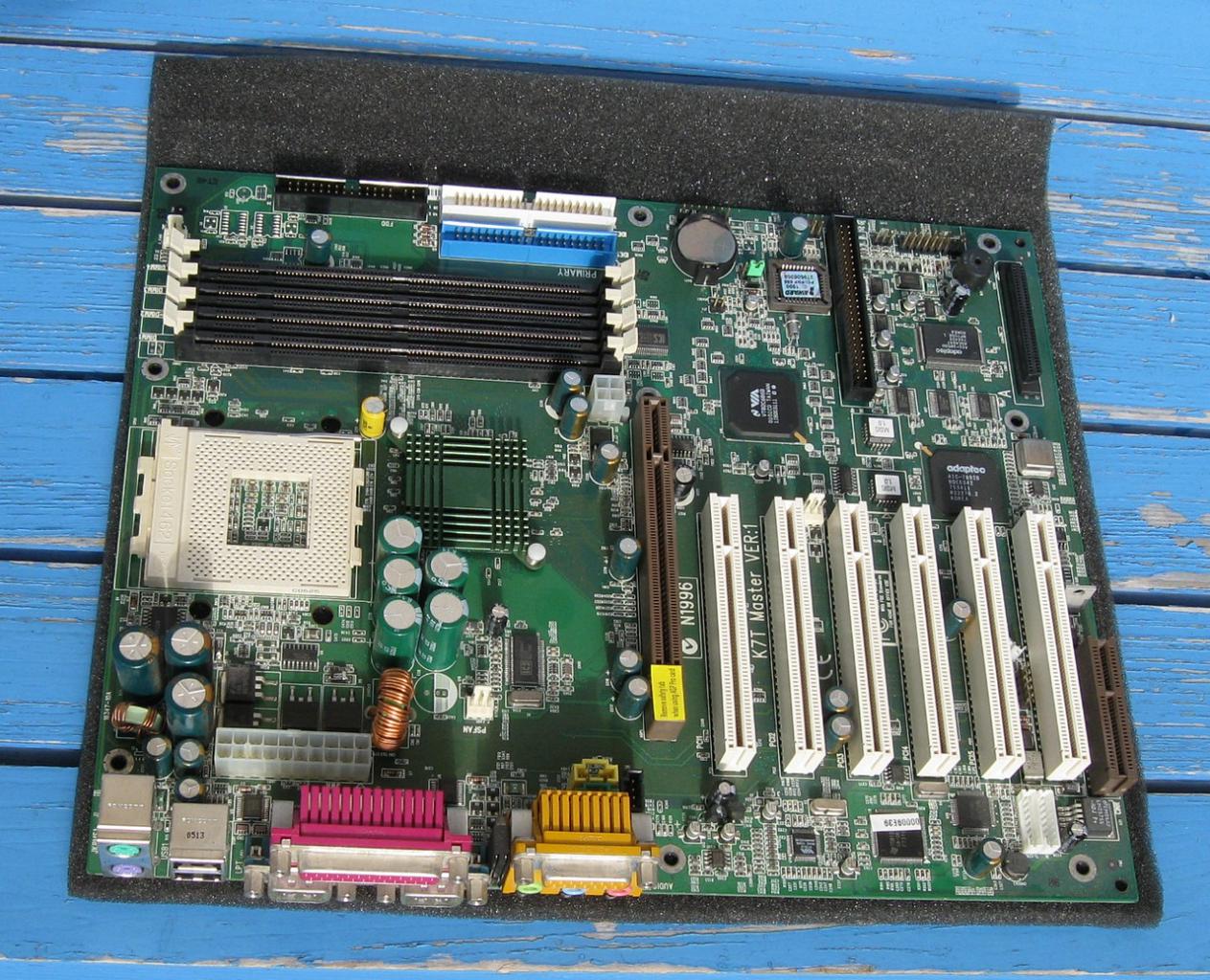 [09/11/2017] Update November 2017: Mainboard von Poulton