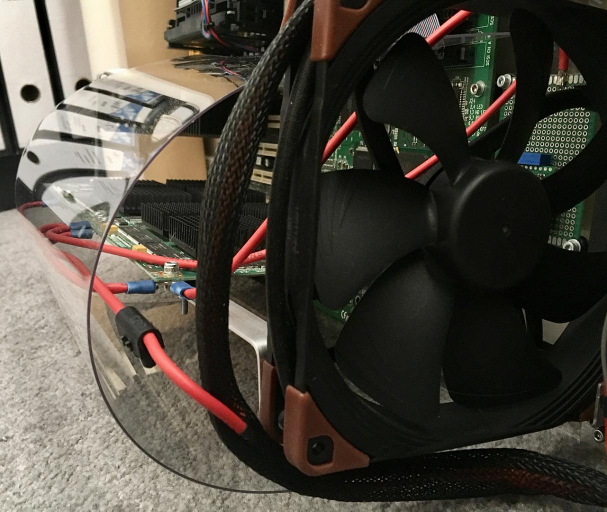 [03/11/2017] Update vom 5.11.2017: Das PC-Gehäuse dreht sich (8)