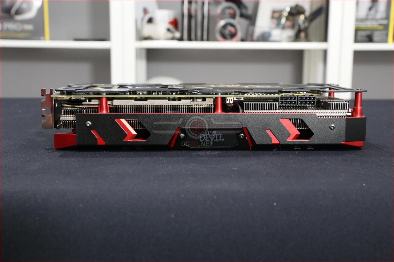 [24/11/2017] Update: Die Powercolor Radeon RX Vega 64 Red Devil belegt drei ganze Steckplätze