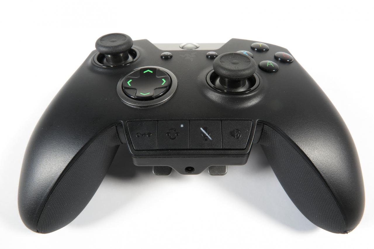 Wolverine Ultimate im Test: Sichert sich Razer mit dem RGB-Gamepad die  Controller-Krone?
